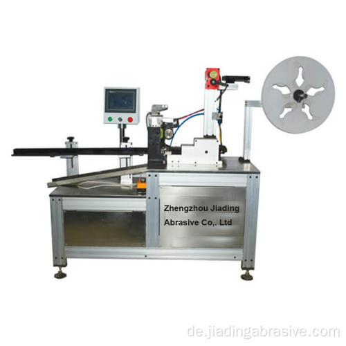 Maschine zur Herstellung von Lamellenschleifscheiben mit Schaftbefestigung